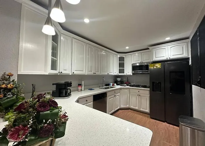 Residencia Preciosa De 2 Planta